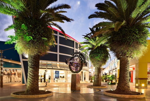 Harbour Town Outlet Shopping Centre - Accommodation Australia 0