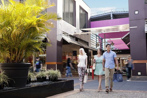 Harbour Town Outlet Shopping Centre - Accommodation Australia 3