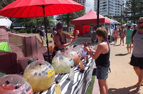 Burleigh Heads Markets - Local Tourism 4