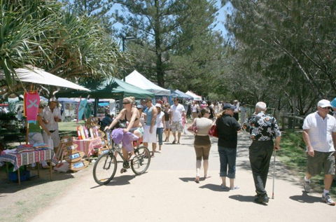 Burleigh Heads Markets - Local Tourism 5