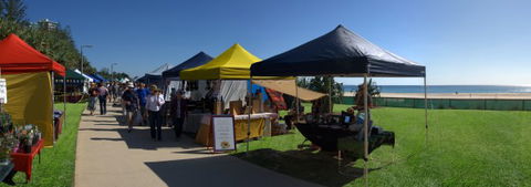 Burleigh Heads Markets - Local Tourism 7