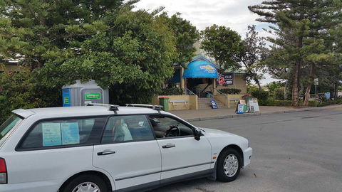 Brad Holmes Surf Coaching - Local Tourism 0