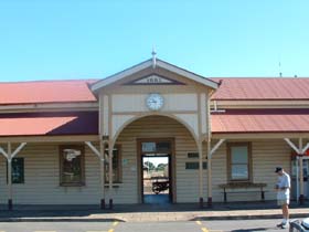 Maryborough Railway Station - Accommodation Australia 0