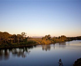 Lake Wivenhoe - Accommodation Australia 0