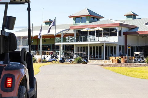 Club Catalina - Accommodation Australia 4