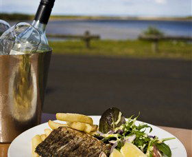 Hedys Restaurant At The Heads Hotel - Accommodation Australia 0