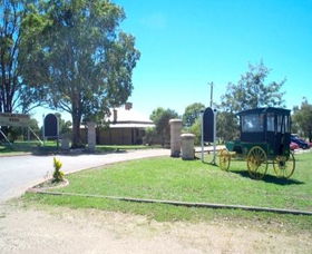 Pokolbin Estate Vineyard - Local Tourism 1