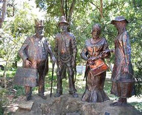 Dad, Dave, Mum And Mabel - Accommodation Australia 1