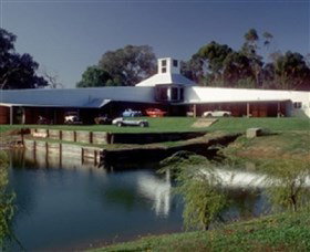 Binalong Motor Museum - Bed n Breakfasts 1