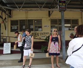 Shire Shuttle Bus  - Local Tourism 4