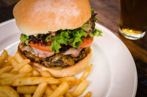 Crown Hotel Wentworth - Local Tourism 1