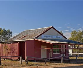 Copperfield Store, Chimney And Cemetery - Local Tourism 3
