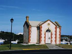 Royal Circus And Customs House In Robe - Local Tourism 0