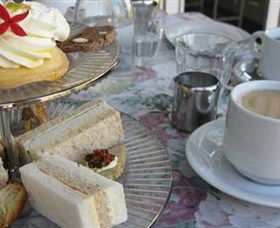 Afternoon Tea At Burnett House - Accommodation Australia 2