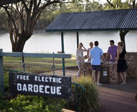 St George Riverbank Walkway - Bed n Breakfasts 2