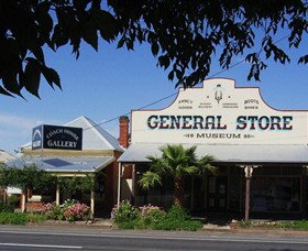 Coach House Art Gallery And Museum - Bed n Breakfasts 0