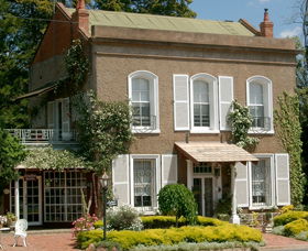Antique Corner And Objects De Art - Accommodation Australia 0