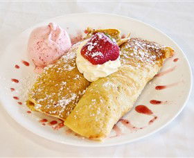 The Big Strawberry - Accommodation Australia 4