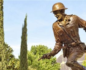 Private Robert Mactier Statue - Accommodation Australia 1