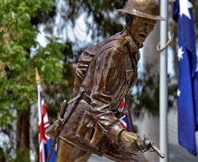 Private Robert Mactier Statue - Accommodation Australia 2