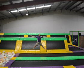 Jump N Putt - Local Tourism 0