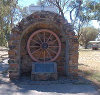 Jindera Pioneer Cairn - Accommodation Australia