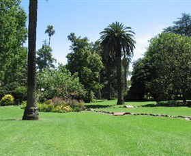 Albury Botanic Gardens - Local Tourism 8