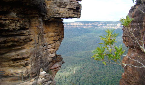 Three Sisters - Honeymoon Bridge - Accommodation Australia 0