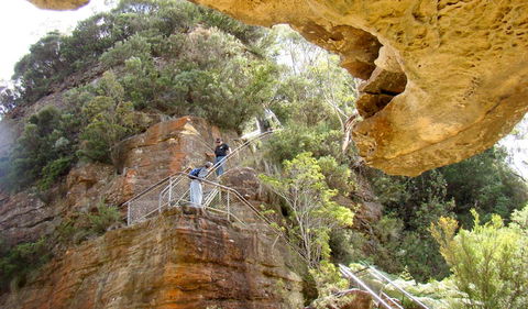 Three Sisters - Honeymoon Bridge - Accommodation Australia 1