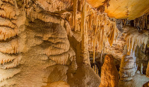 Kooringa Cave - Australia Shopping 2