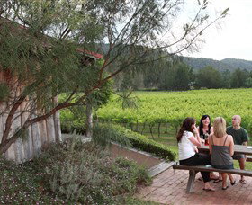 Stonehurst Cedar Creek Vineyard - Local Tourism 2