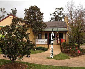 Australian Alpaca Barn - Hunter Valley Gardens - Accommodation Australia 0