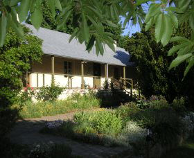 Raglan Gallery And Cultural Centre - Accommodation Australia 1