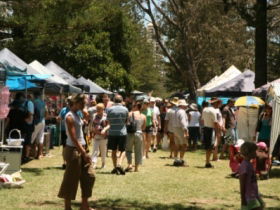 Broadbeach Art And Craft Markets - Accommodation Australia 1
