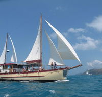 Adventure Cruise Dive and Outer Reef - Whitsundays Sailing Adventures - Local Tourism