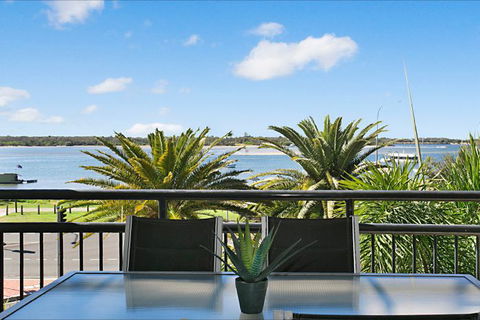 Sandcastles On Broadwater - Accommodation Australia 15