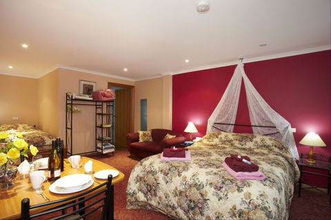 NorthEast Restawhile Bed And Breakfast - Local Tourism 8