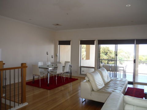 Avalon A - Accommodation Australia 3