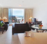 Golden Sands On Main Beach - Local Tourism