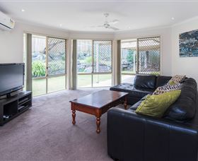 At Theme Park Central Holiday House - Accommodation Australia 2