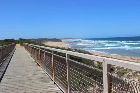 Day Tour Of Phillip Island Nature Parks & Penguins - Local Tourism 1