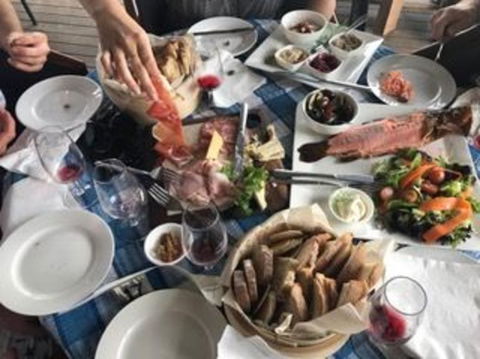 Phillip Island Wine Experience Tour - Local Tourism 2