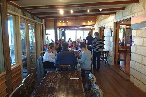 Phillip Island Wine Experience Tour - Local Tourism 7