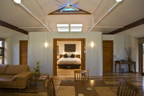 Lake Eyre And Flinders Ranges 4 Day Small Group 4WD Eco Safari - Local Tourism 0