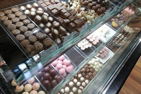 Hunter Valley Private Tour Including Wine, Chocolate, Cheese, Vodka, Gin Tasting - Australia Shopping 20