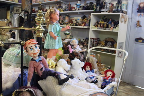 Gerogery Doll Museum - Accommodation Australia 2