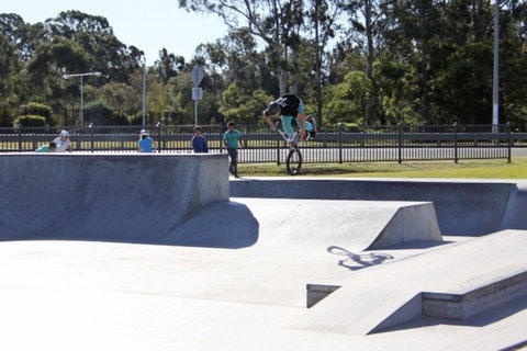 Macquarie Fields Skate Park - Australia Shopping 1