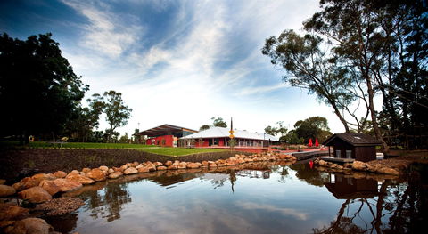 Savannah Visitor Plaza, Taronga Western Plains Zoo Dubbo - Accommodation Australia 0