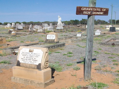 Blackall Cemetery - Local Tourism 1