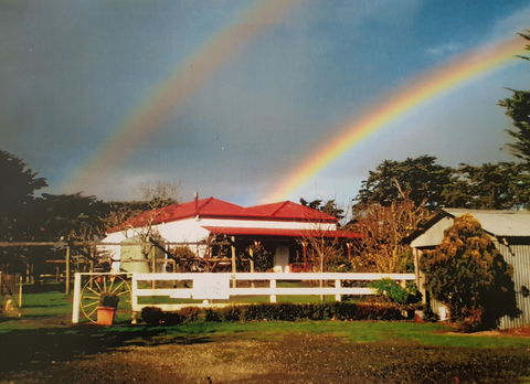 Stefani Hilltop Gallery - Accommodation Australia 0